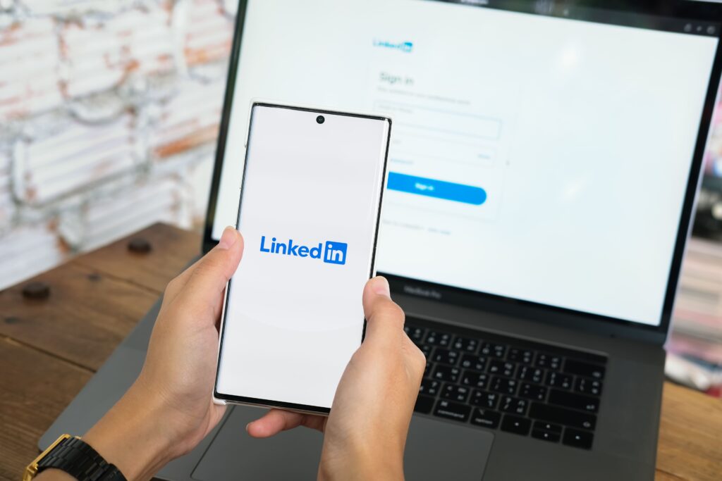 Linkedin pour incarner son expertise en ligne, conseiller en gestion de patrimoine